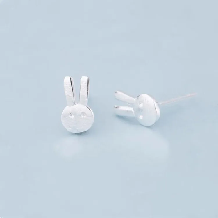 New Design Wedding Jewelry Rabbit Earrings For Women 925 Sterling Silver Simple Stud Earrings 
New Design Wedding Jewelry Rabbit Earrings For Women 925 Sterling Silver Simple Stud Earrings