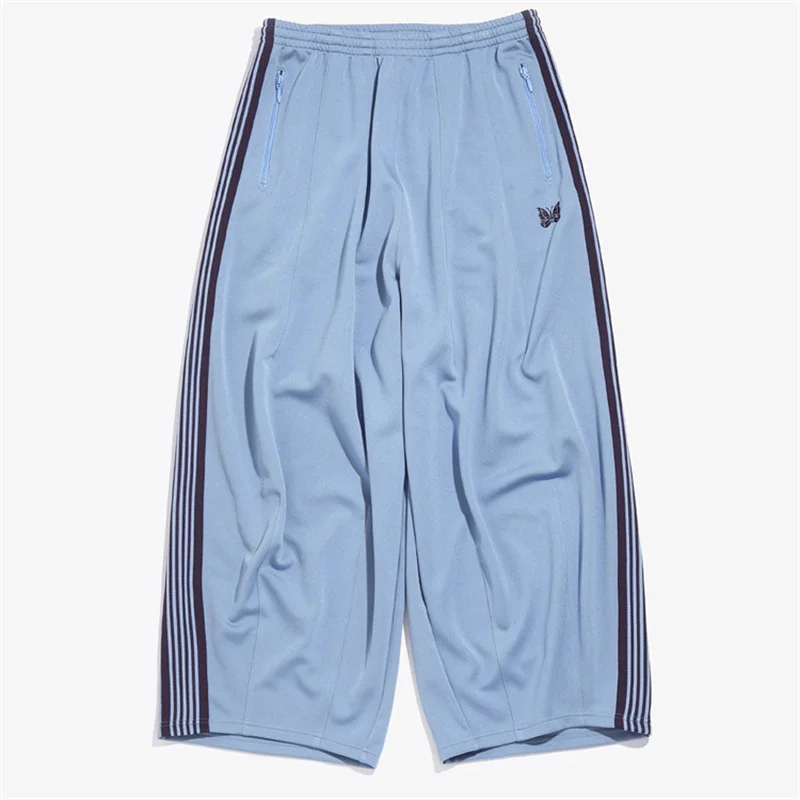 Butterfly NEEDLES 23SS H.D.Track Embroidery Straight Version Knickerbockers Sports Wide Leg Pants
Butterfly NEEDLES 23SS H.D.Track Embroidery Straight Version Knickerbockers Sports Wide Leg Pants