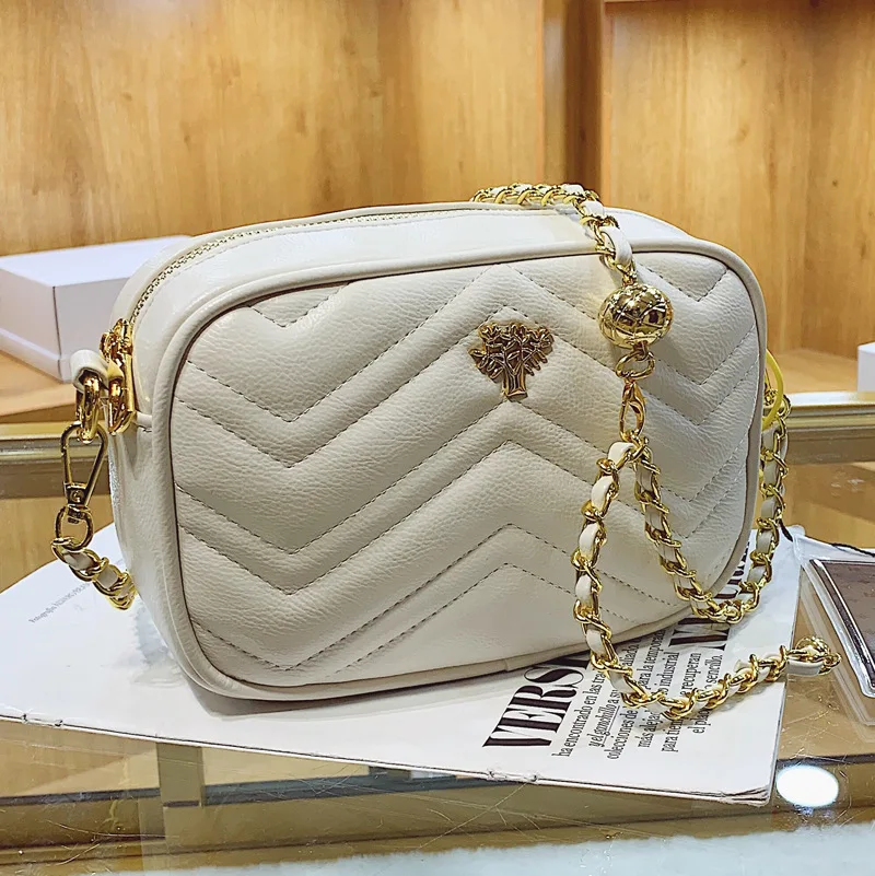Casual All-match One-shoulder Women's Bag 2022 Spring New Trendy Fashion Diamond Chain Messenger Bag Niche Small Square Bag
Casual All-match One-shoulder Women's Bag 2022 Spring New Trendy Fashion Diamond Chain Messenger Bag Niche Small Square Bag