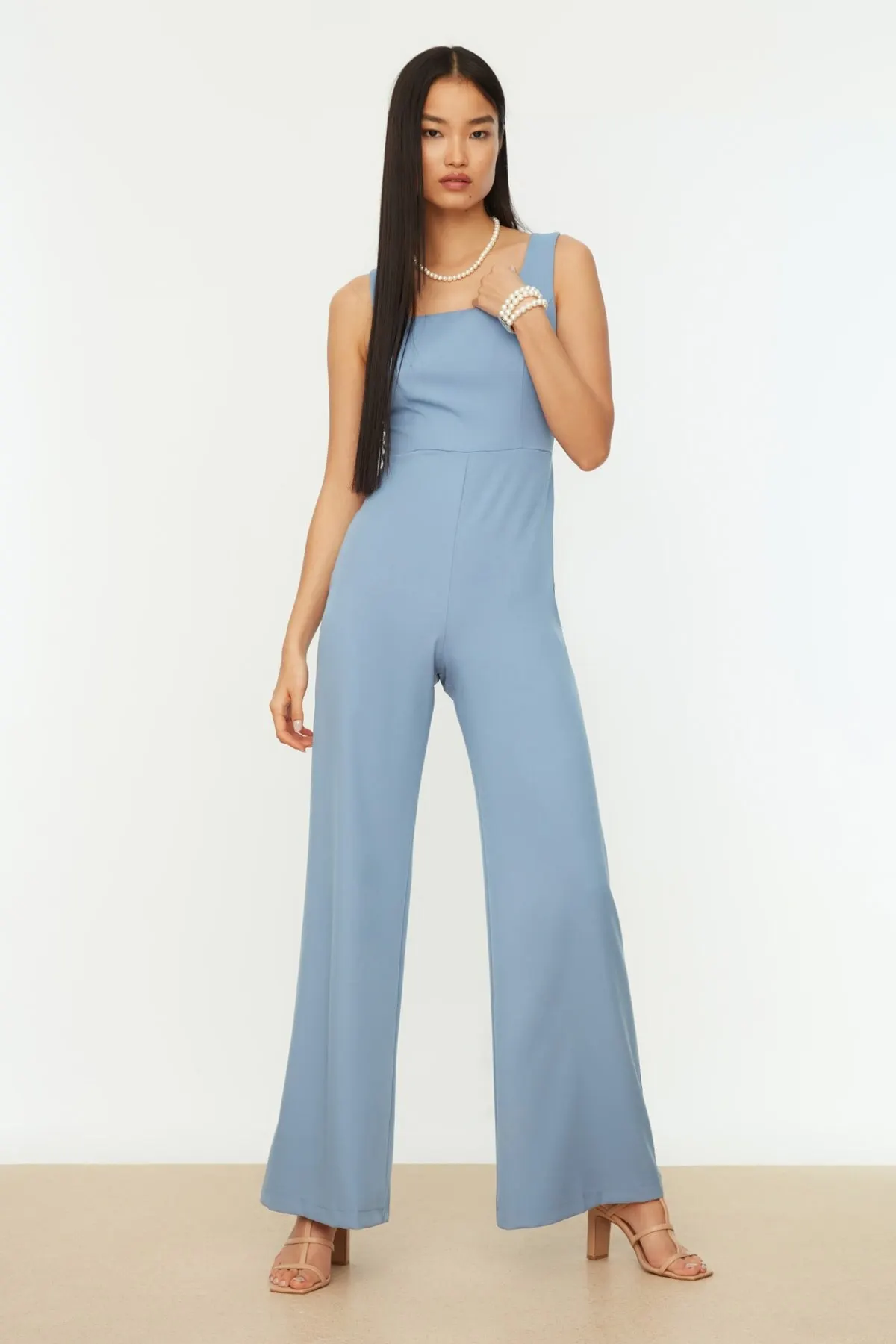 Women's Overalls Blue Square Collar Jumpsuit Hot Style Quality Fabric Sleeveless Baggy Trousers Casual Jumpsuit
Women's Overalls Blue Square Collar Jumpsuit Hot Style Quality Fabric Sleeveless Baggy Trousers Casual Jumpsuit