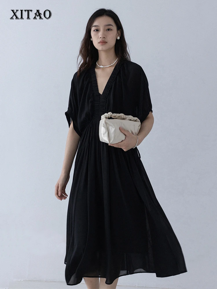 XITAO Casual Temperament Dress Solid Black Loose Fashion Folds V-neck Collar Pullover Draw String Shrink Waist Women WMD6661
XITAO Casual Temperament Dress Solid Black Loose Fashion Folds V-neck Collar Pullover Draw String Shrink Waist Women WMD6661