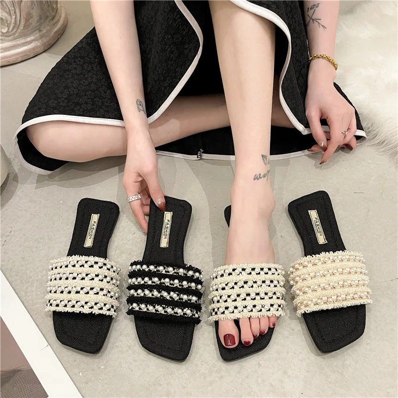 String Bead Beach Shoes Slippers Flat Low Luxury Slides Slipers Women Flock Sabot Summer Designer 2022 Rubber Cotton Fabric Basi
String Bead Beach Shoes Slippers Flat Low Luxury Slides Slipers Women Flock Sabot Summer Designer 2022 Rubber Cotton Fabric Basi