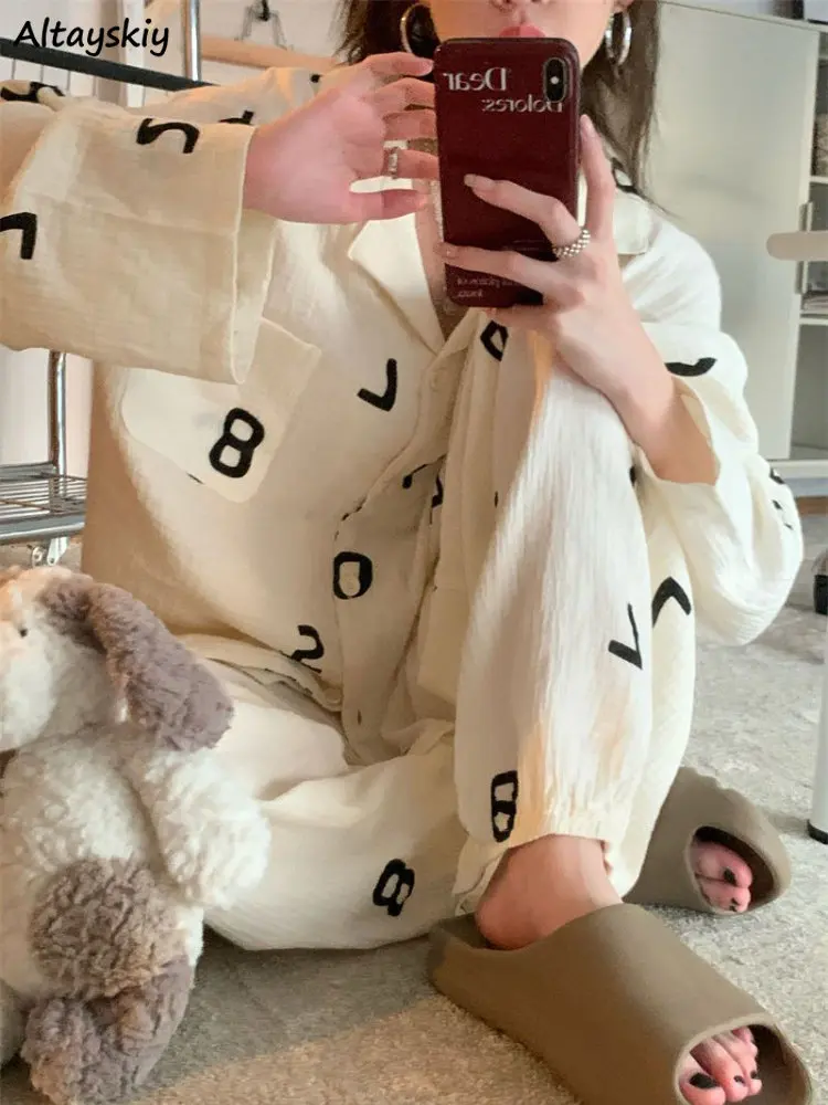 Пижамный комплект Женский простой милый Свободный Повседневный домашний костюм в Корейском стиле Универсальный студенческий весенний популярный комфорт Ulzzang Chic 
Пижамный комплект Женский простой милый Свободный Повседневный домашний костюм в Корейском стиле Универсальный студенческий весенний популярный комфорт Ulzzang Chic