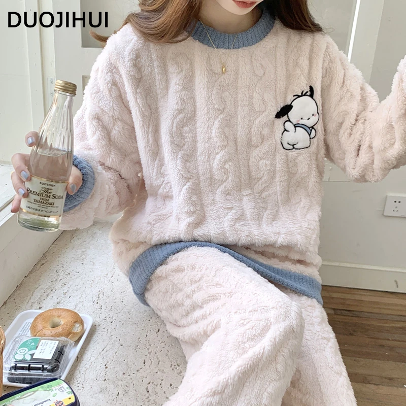 DUOJIHUI толстые теплые зимние фланелевые женские пижамные комплекты, Классический пуловер с круглым вырезом, простые брюки, повседневный Модный женский комплект для сна
DUOJIHUI толстые теплые зимние фланелевые женские пижамные комплекты, Классический пуловер с круглым вырезом, простые брюки, повседневный Модный женский комплект для сна