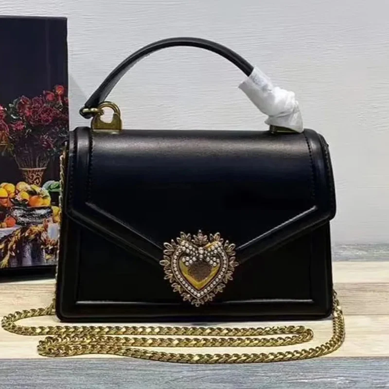 Designer retro love buckle leather handbag Women's 2023 new fashion multifunctional large capacity diagonal span shoulder bag
Designer retro love buckle leather handbag Women's 2023 new fashion multifunctional large capacity diagonal span shoulder bag
