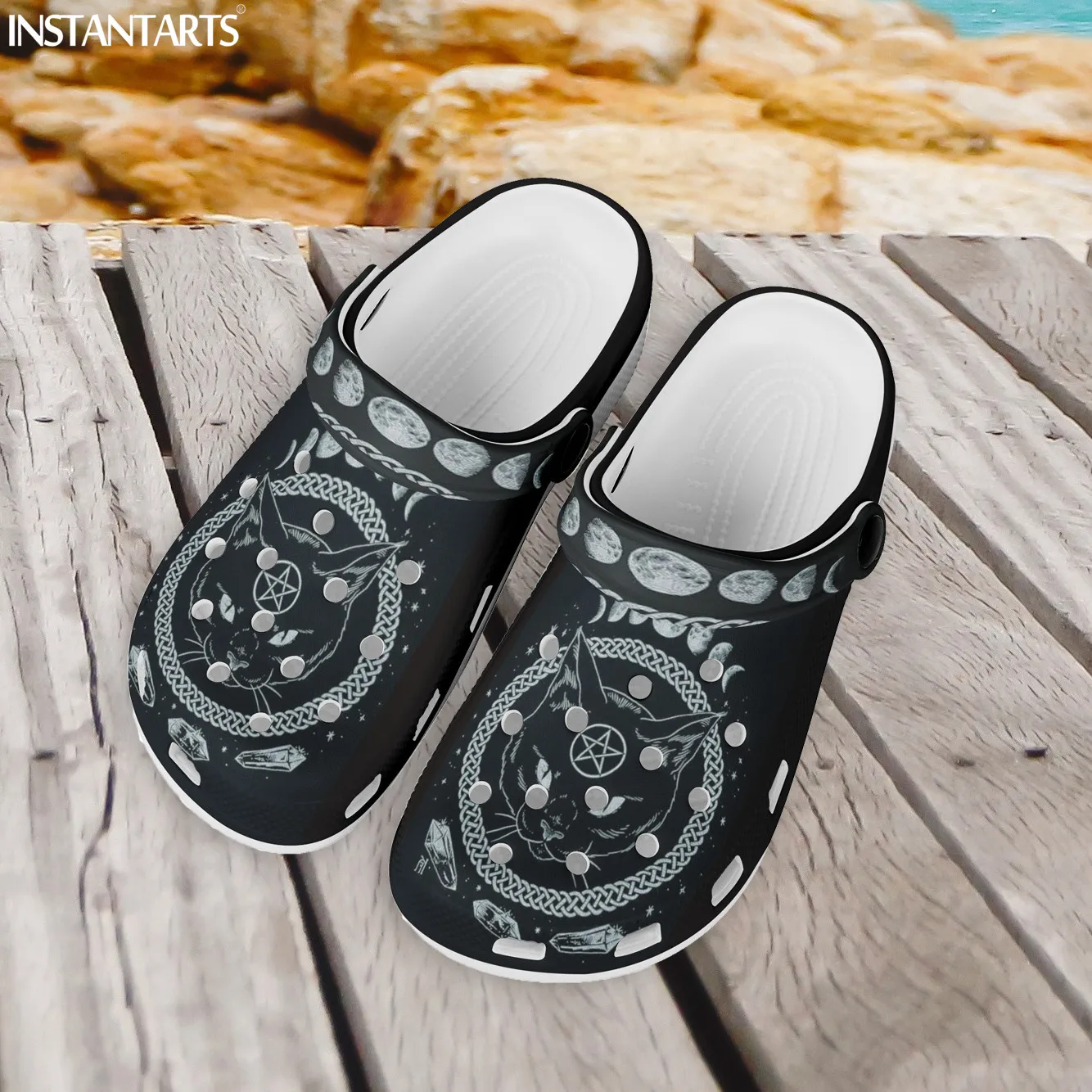 Мужские Нескользящие шлепанцы INSTANTARTS, повседневные сандалии с принтом «Ведьмак», для улицы, пляжная обувь с дырками, цвет черный, лето
Мужские Нескользящие шлепанцы INSTANTARTS, повседневные сандалии с принтом «Ведьмак», для улицы, пляжная обувь с дырками, цвет черный, лето
