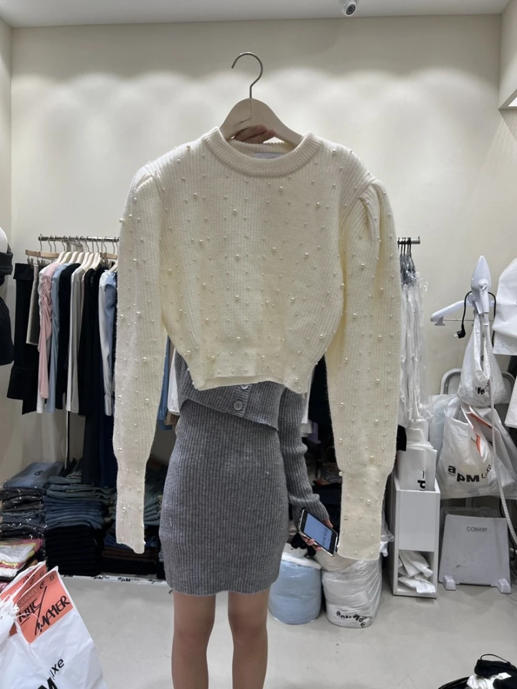 Korean Beaded Sweater Woman Winter 2022 Autumn Winter New O-neck Pearl Decoration All-match Loose Puff Sleeve Knitted Pullover
Korean Beaded Sweater Woman Winter 2022 Autumn Winter New O-neck Pearl Decoration All-match Loose Puff Sleeve Knitted Pullover
