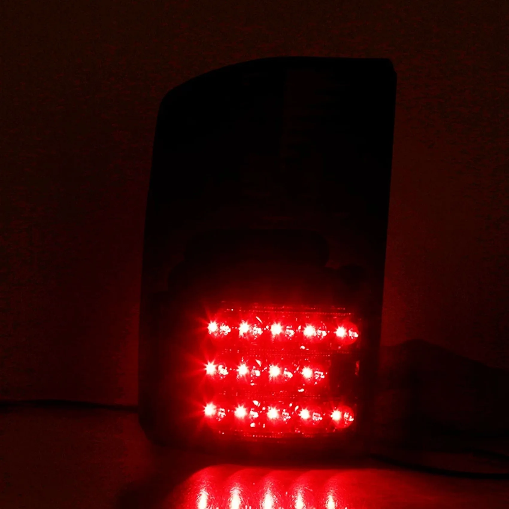 Car Red Smoked Rear Left/Right Rear Bumper Brake Stop Lamp Tail Light for Nissan Patrol GQ 1988-1997 26555-05J00
Car Red Smoked Rear Left/Right Rear Bumper Brake Stop Lamp Tail Light for Nissan Patrol GQ 1988-1997 26555-05J00
