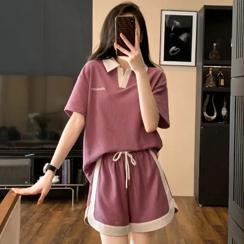 Women's casual and minimalist sports set, new summer fashion and age reducing popular shorts+T-shirt two-piece Western style top
Women's casual and minimalist sports set, new summer fashion and age reducing popular shorts+T-shirt two-piece Western style top