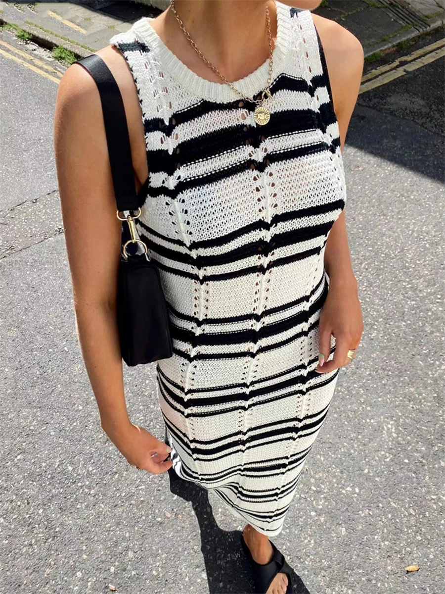 wsevypo Women Summer Striped Knitted Long Dress Vintage Casual Sleeveless O Neck Maxi Tank Dresses for Beach Holiday Party
wsevypo Women Summer Striped Knitted Long Dress Vintage Casual Sleeveless O Neck Maxi Tank Dresses for Beach Holiday Party
