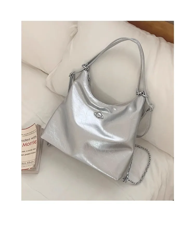 Женская сумка на плечо, черный вместительный школьный рюкзак для покупок, сумка-ведро на цепочке, однотонная сумка для отдыха и путешествий для девочек, 2023 
Женская сумка на плечо, черный вместительный школьный рюкзак для покупок, сумка-ведро на цепочке, однотонная сумка для отдыха и путешествий для девочек, 2023