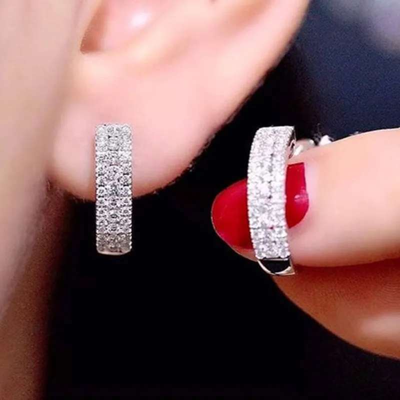 New Micro Paved CZ Stone Hoop Earrings for Women Silver Color Round Ear Rings Fashion Versatile Female Jewelry Drop Shipping
New Micro Paved CZ Stone Hoop Earrings for Women Silver Color Round Ear Rings Fashion Versatile Female Jewelry Drop Shipping