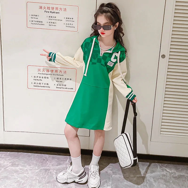 Autumn and Winter 2022 New Girls' Zip Hooded Dress with Multi panel Hooded Dress
Autumn and Winter 2022 New Girls' Zip Hooded Dress with Multi panel Hooded Dress
