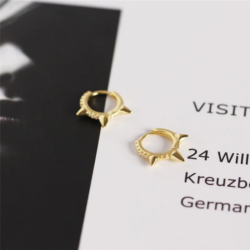 LOOXI Gold Silver Color Punk Spike Pave Huggie Hoop Earrings for Women and Men Crystal Zirconia Hiphop rock Party Jewelry 2022
LOOXI Gold Silver Color Punk Spike Pave Huggie Hoop Earrings for Women and Men Crystal Zirconia Hiphop rock Party Jewelry 2022