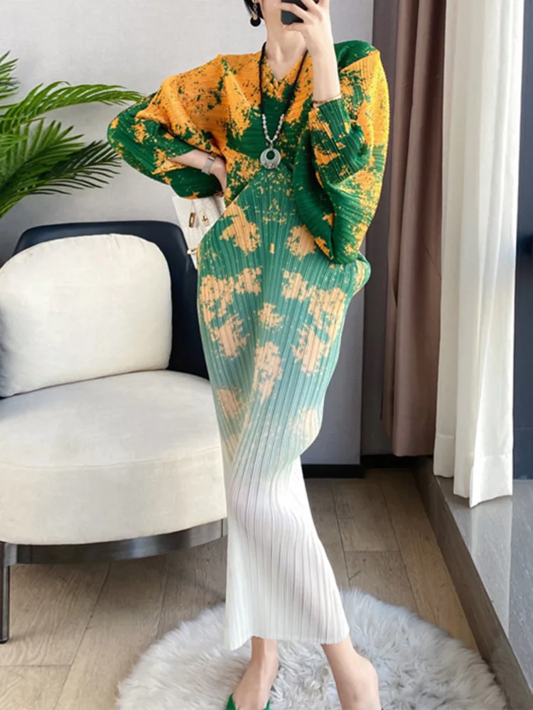 GVUM Color Block Batwing Sleeve Long Dresses For Women 2023 Spring Summer V Neck Printing Pleated Holiday Clothing Female 17D854
GVUM Color Block Batwing Sleeve Long Dresses For Women 2023 Spring Summer V Neck Printing Pleated Holiday Clothing Female 17D854
