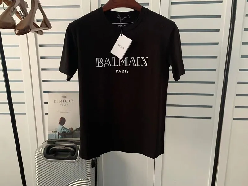 2023 spring and summer new loose pullover short-sleeved bronzing letter cotton couple T-shirt
2023 spring and summer new loose pullover short-sleeved bronzing letter cotton couple T-shirt