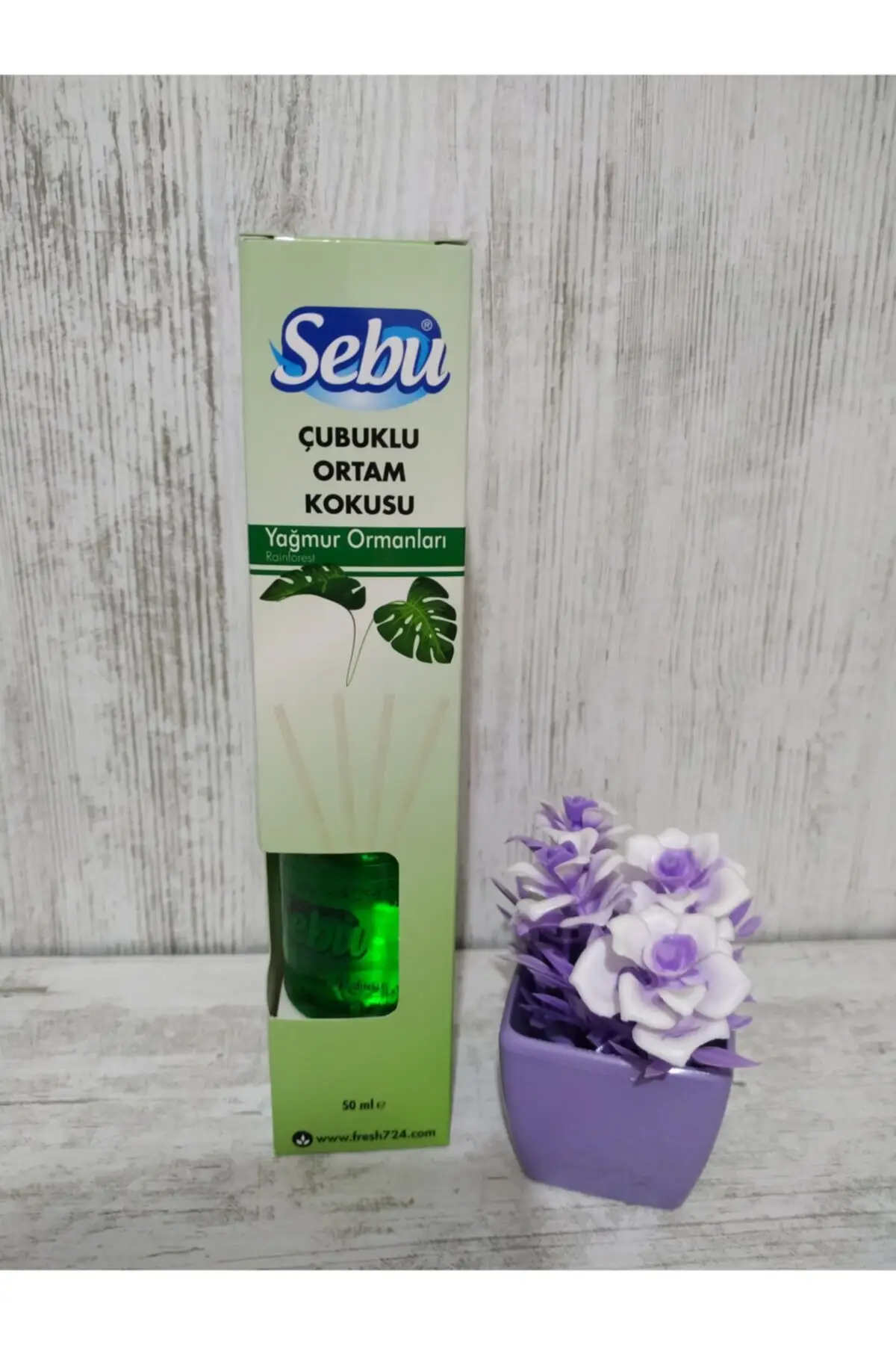 Striped Room Fragrance 
Striped Room Fragrance