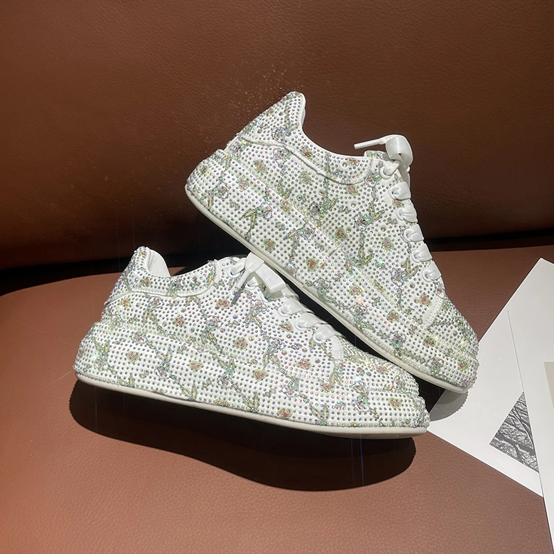 Rhinestones Thick-soled White Pink Shoes New Autumn Women Platform Shoes Shining Crystal Sneakers Trend Casual Sneakers 2023
Rhinestones Thick-soled White Pink Shoes New Autumn Women Platform Shoes Shining Crystal Sneakers Trend Casual Sneakers 2023