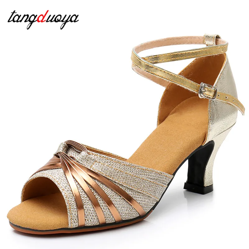 Salsa latin dance shoes glitter for women Tango ballroom dance shoes woman practice Professional samba dance shoes high heels5cm
Salsa latin dance shoes glitter for women Tango ballroom dance shoes woman practice Professional samba dance shoes high heels5cm