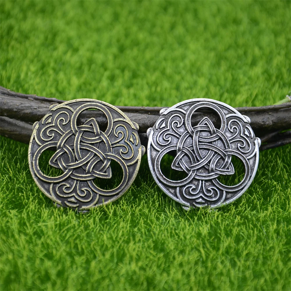 Trinity Symbol Vintage Viking Pin Brooch Men Clothes Brooch Jewelry Women Accessories Christmas Gifts
Trinity Symbol Vintage Viking Pin Brooch Men Clothes Brooch Jewelry Women Accessories Christmas Gifts