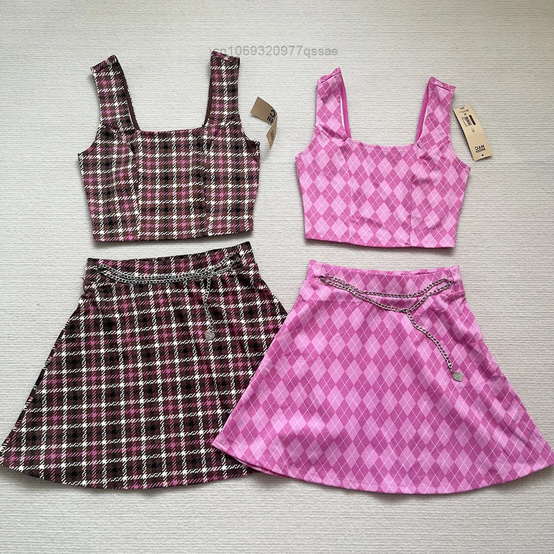 Miniso 2023 Новый розовый клетчатый женский комплект с юбкой Y2k, американский милый Приталенный топ с цепочками, юбка А-силуэта для девушек, Дамский комплект
Miniso 2023 Новый розовый клетчатый женский комплект с юбкой Y2k, американский милый Приталенный топ с цепочками, юбка А-силуэта для девушек, Дамский комплект