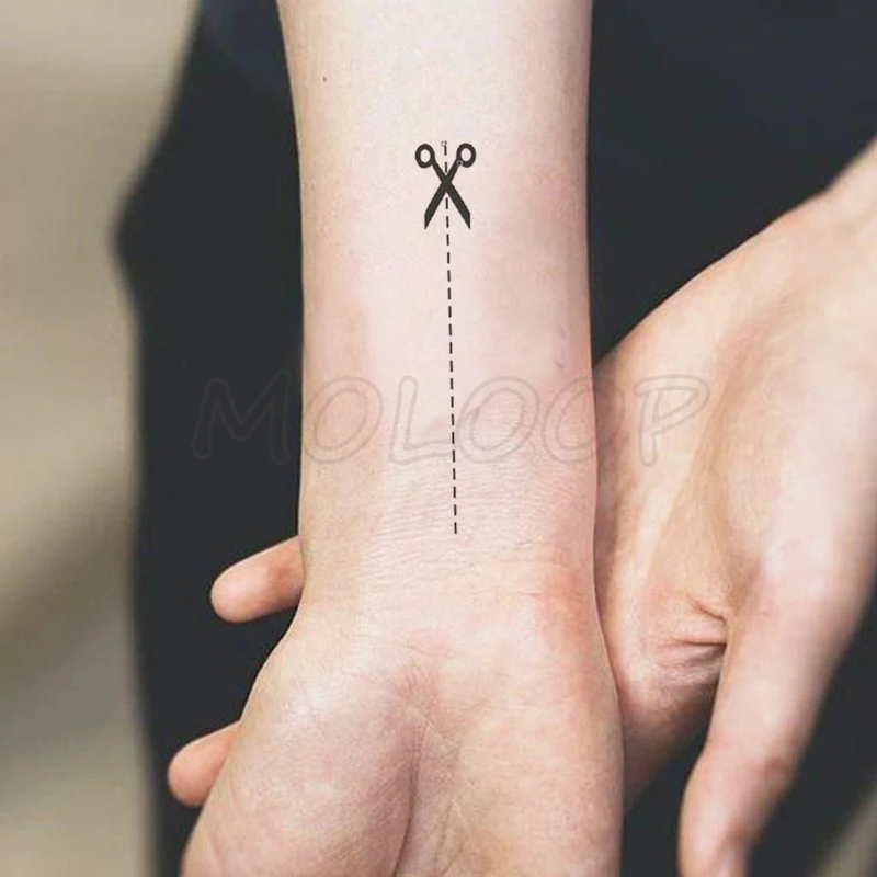 Water Transfer Tattoo Black Scissors Dotted Line Body Art Waterproof Temporary Fake Flash Tattoo for Man Woman Kid 10.5*6cm
Water Transfer Tattoo Black Scissors Dotted Line Body Art Waterproof Temporary Fake Flash Tattoo for Man Woman Kid 10.5*6cm