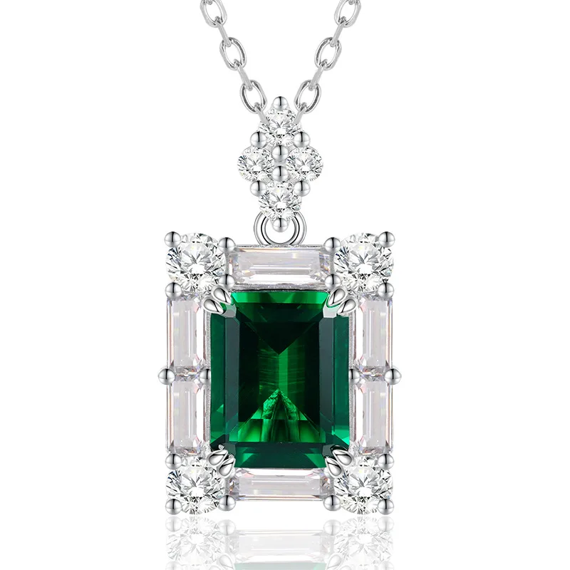 

2023 New Imitation Emerald 2 Carat 7 * 9 Necklace with European and American Premium Feeling Collar Chain 40+5cm