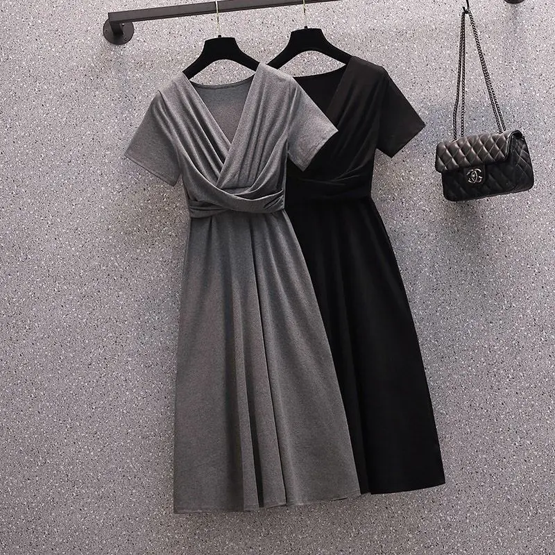 Large Size Women's Summer Suit Female 2021 New Temperament Western Style Slimming Pleated Pure Color All-Matching Simple Dress
Large Size Women's Summer Suit Female 2021 New Temperament Western Style Slimming Pleated Pure Color All-Matching Simple Dress