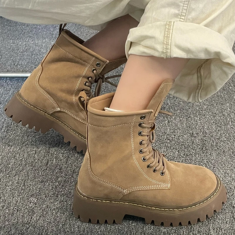 Брендовая женская обувь, резиновые сапоги с круглым носком, женские сапоги на шнуровке, на плоской подошве, модные дождливые женские сапоги ...
Брендовая женская обувь, резиновые сапоги с круглым носком, женские сапоги на шнуровке, на плоской подошве, модные дождливые женские сапоги ...