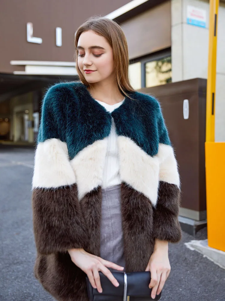ZADORIN Designer High Grade Faux Mink Fur Coat Women Fashion Patchwork Colors Soft Warm Faux Fur Jacket Women Winter Coats 2022
ZADORIN Designer High Grade Faux Mink Fur Coat Women Fashion Patchwork Colors Soft Warm Faux Fur Jacket Women Winter Coats 2022
