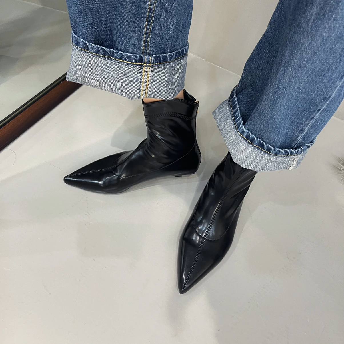 Pointed Toe Women Ankle Boots Stretch Shoes Thin Low Heels Black White Beige 2022 New Arrivals Sewing Sock Booties Autumn Spring
Pointed Toe Women Ankle Boots Stretch Shoes Thin Low Heels Black White Beige 2022 New Arrivals Sewing Sock Booties Autumn Spring