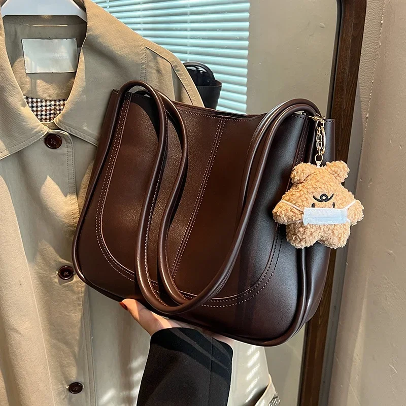 Вместительная текстурная сумка высокого качества, Новинка весна-лето 2023, женская сумка, модная сумка на плечо для поездок, сумка-тоут, сумка-мешок 
Вместительная текстурная сумка высокого качества, Новинка весна-лето 2023, женская сумка, модная сумка на плечо для поездок, сумка-тоут, сумка-мешок