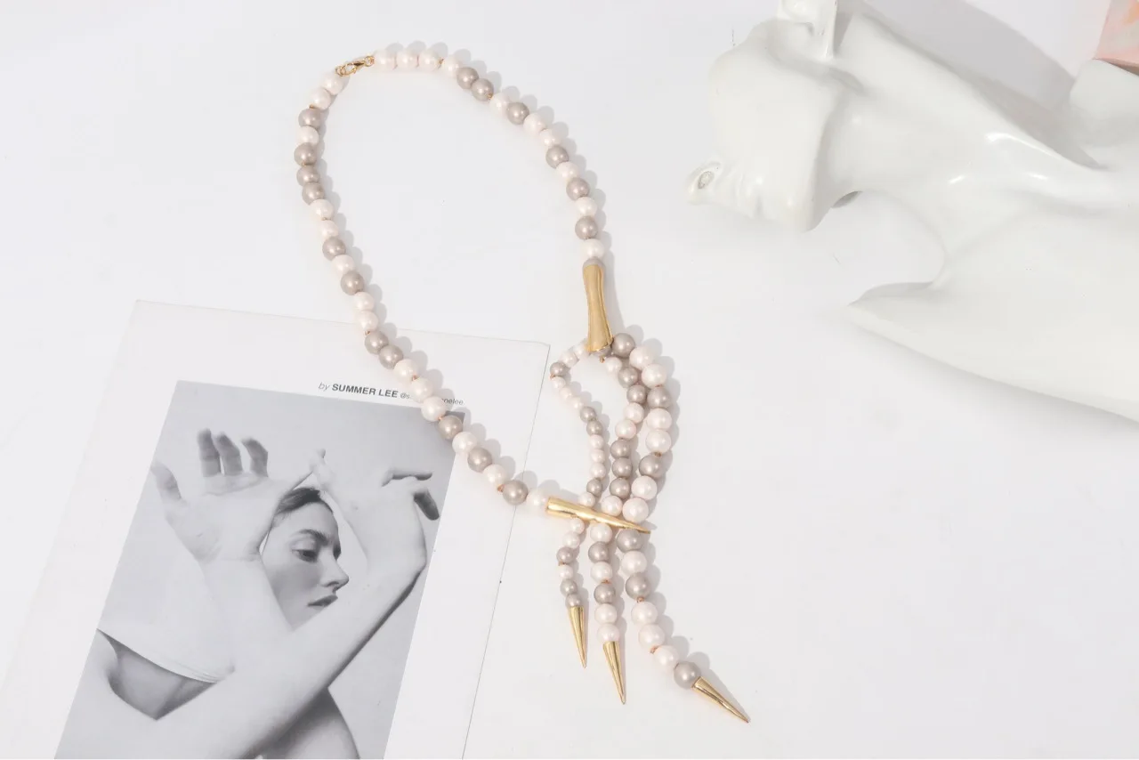 European And American Designers Create Fashion Trend Casual Metal Pearl Necklaces
European And American Designers Create Fashion Trend Casual Metal Pearl Necklaces