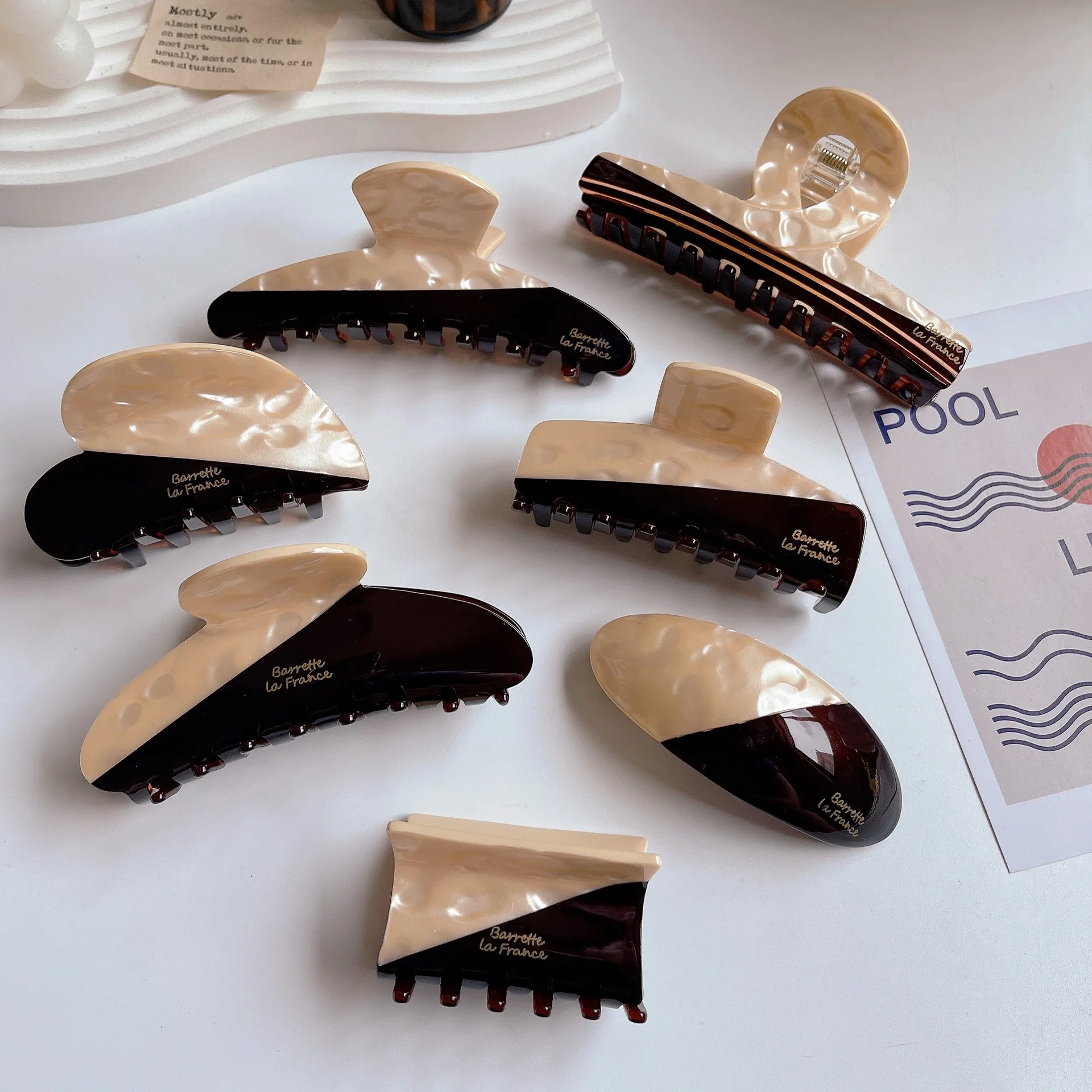 Wholesale New French Color Simple Retro Patchwork Hair Clip Geometric High Quality Acetate Shark Clip For Elegant Woman Girls
Wholesale New French Color Simple Retro Patchwork Hair Clip Geometric High Quality Acetate Shark Clip For Elegant Woman Girls