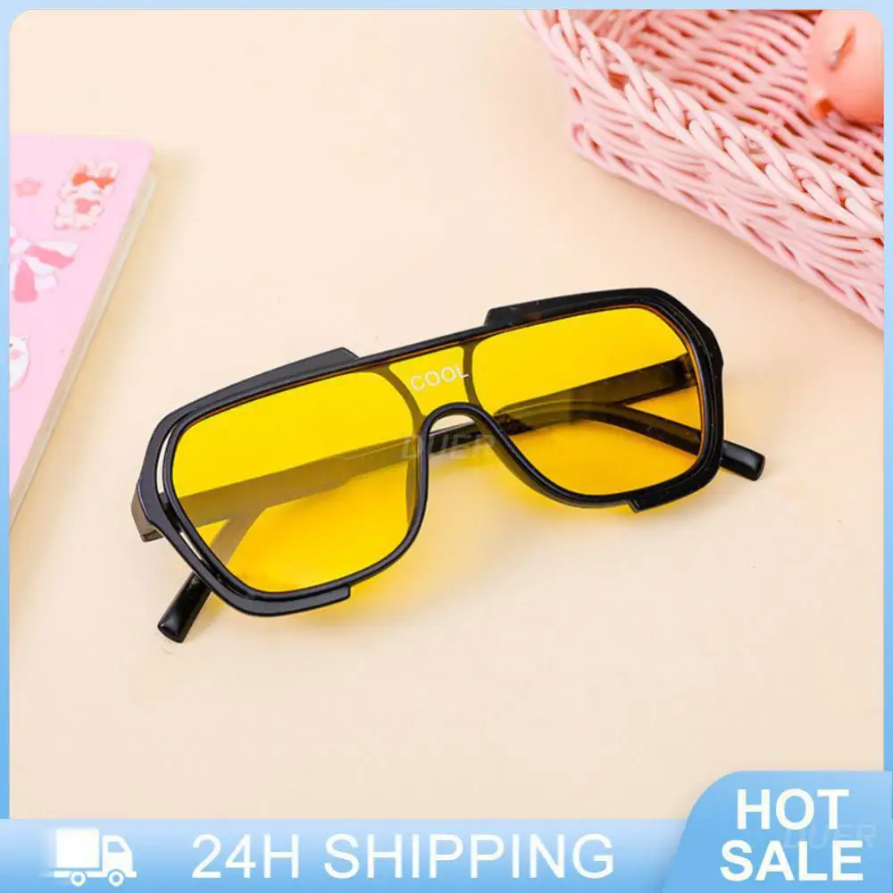 Солнцезащитные очки в стиле ретро Uv400, поляризационные стильные очки оверсайз с квадратной оправой для мальчиков и девочек, модные
Солнцезащитные очки в стиле ретро Uv400, поляризационные стильные очки оверсайз с квадратной оправой для мальчиков и девочек, модные