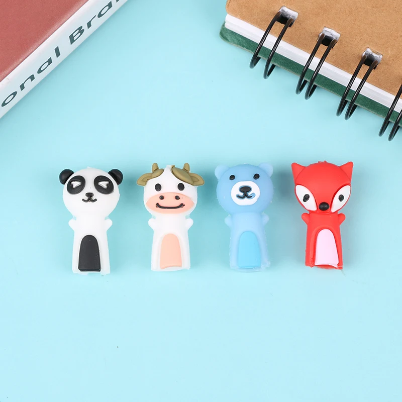 

4PCS /Set Cartoon Fox Panda Pencil Cap Pencil Protection Writing Tool Extender Soft Silicone Material Escolar Papelaria