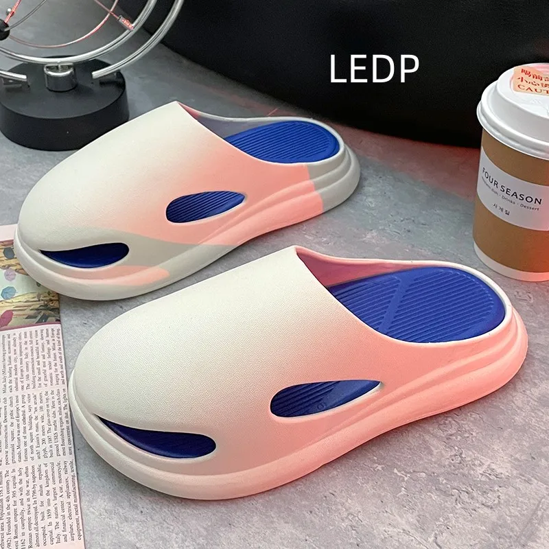 2023 New Slippers Slippers Anti-skid Wearing Sandals Outside Home Couples Internet Celebrity Slippers Comfortable and Casual
2023 New Slippers Slippers Anti-skid Wearing Sandals Outside Home Couples Internet Celebrity Slippers Comfortable and Casual