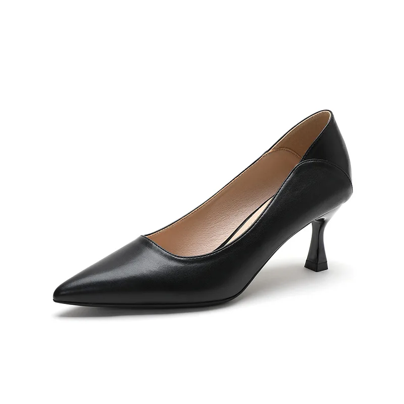 Heel shoes women 2022 new small size black professional pointed high heels stiletto shallow soft leather large size shoes
Heel shoes women 2022 new small size black professional pointed high heels stiletto shallow soft leather large size shoes