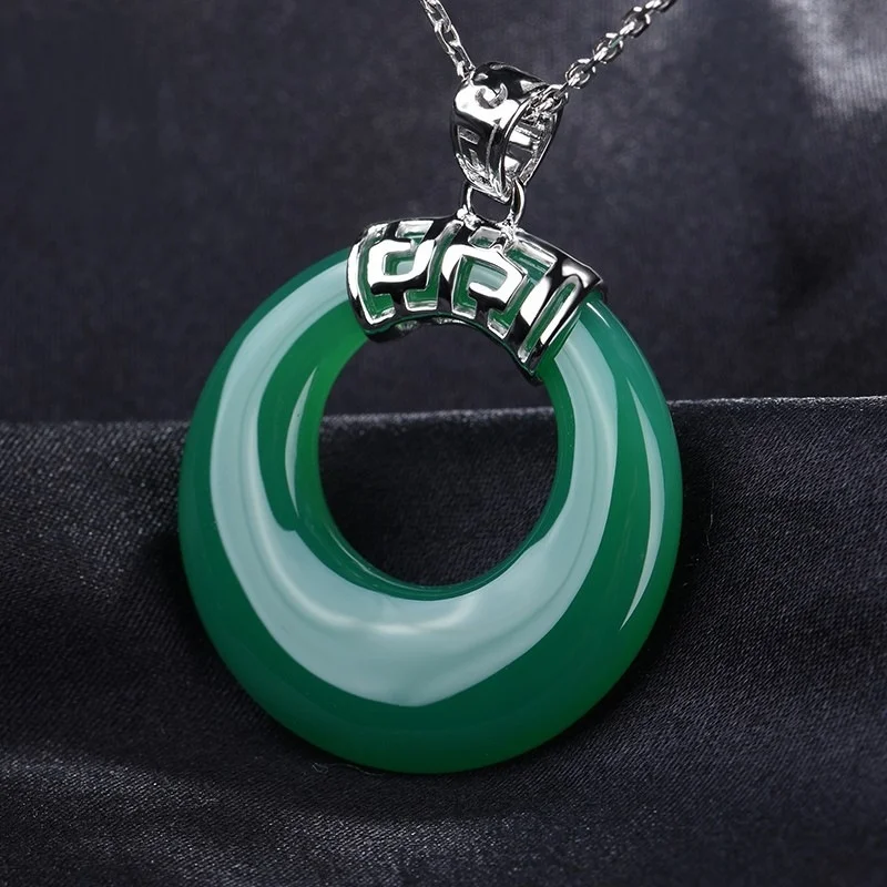 Natural Green Chalcedony Hand-carved Safe Buckle Pendant Fashion Boutique Jewelry Men and Women Agate 925 Silver Inlaid Necklace
Natural Green Chalcedony Hand-carved Safe Buckle Pendant Fashion Boutique Jewelry Men and Women Agate 925 Silver Inlaid Necklace