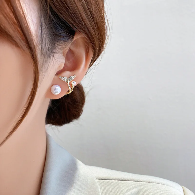 2022 new korean fashion aesthetic crystal mermaid tail pearl stud earring for women female gold color elegant trendy jewelry
2022 new korean fashion aesthetic crystal mermaid tail pearl stud earring for women female gold color elegant trendy jewelry