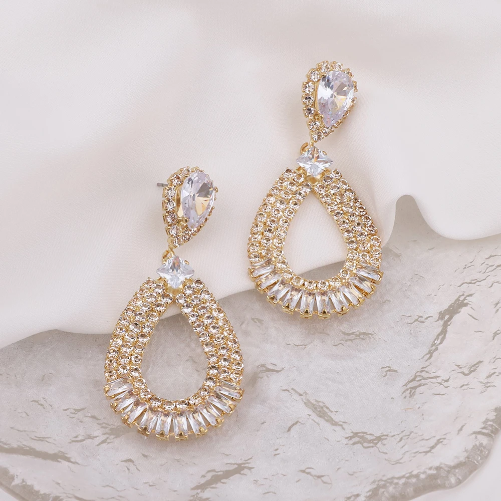 Fashion Diamond Earrings Shiny Crystal Zircon Long Earring For Women Trendy Geometric Wedding Drop Earring Party
Fashion Diamond Earrings Shiny Crystal Zircon Long Earring For Women Trendy Geometric Wedding Drop Earring Party