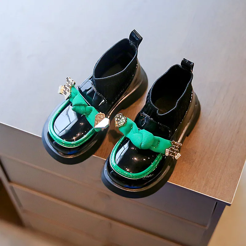 Spring and Autumn 2022 new girls' short boots Princess single boots soft soled middle and large children's elastic boots
Spring and Autumn 2022 new girls' short boots Princess single boots soft soled middle and large children's elastic boots