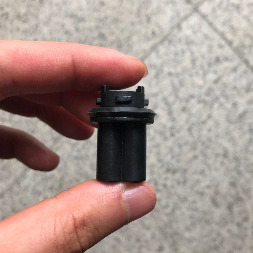 2pcs T10 T15 Auto LED Lamp Holder Lamp Holder Adapter For Gap Meter Arrow Lights Good For Extension/replacement Purposes
2pcs T10 T15 Auto LED Lamp Holder Lamp Holder Adapter For Gap Meter Arrow Lights Good For Extension/replacement Purposes