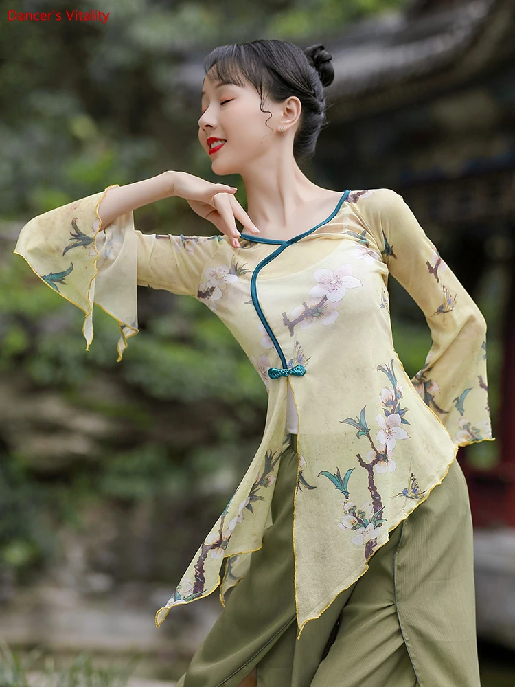 Classical Dance Costume Female Elegant Mesh Contrast Color Collar Trumpet Sleeve Top Cosplay Hanfu Chinese Dance Wear
Classical Dance Costume Female Elegant Mesh Contrast Color Collar Trumpet Sleeve Top Cosplay Hanfu Chinese Dance Wear