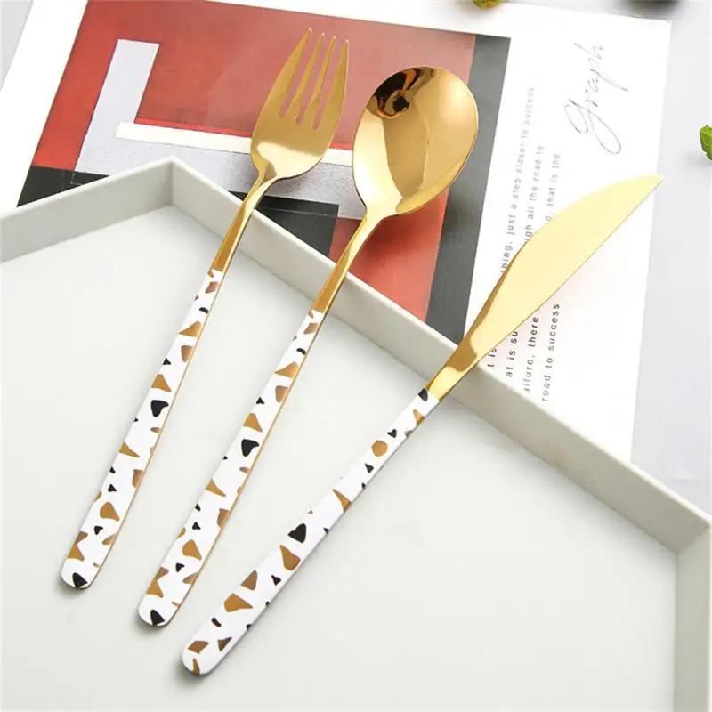 2023 Creative Color Spoon Korean Tableware New Small Spoon Kitchen Gadgets Stainless Steel Eating Spoon Knife And Fork Spoon
2023 Creative Color Spoon Korean Tableware New Small Spoon Kitchen Gadgets Stainless Steel Eating Spoon Knife And Fork Spoon