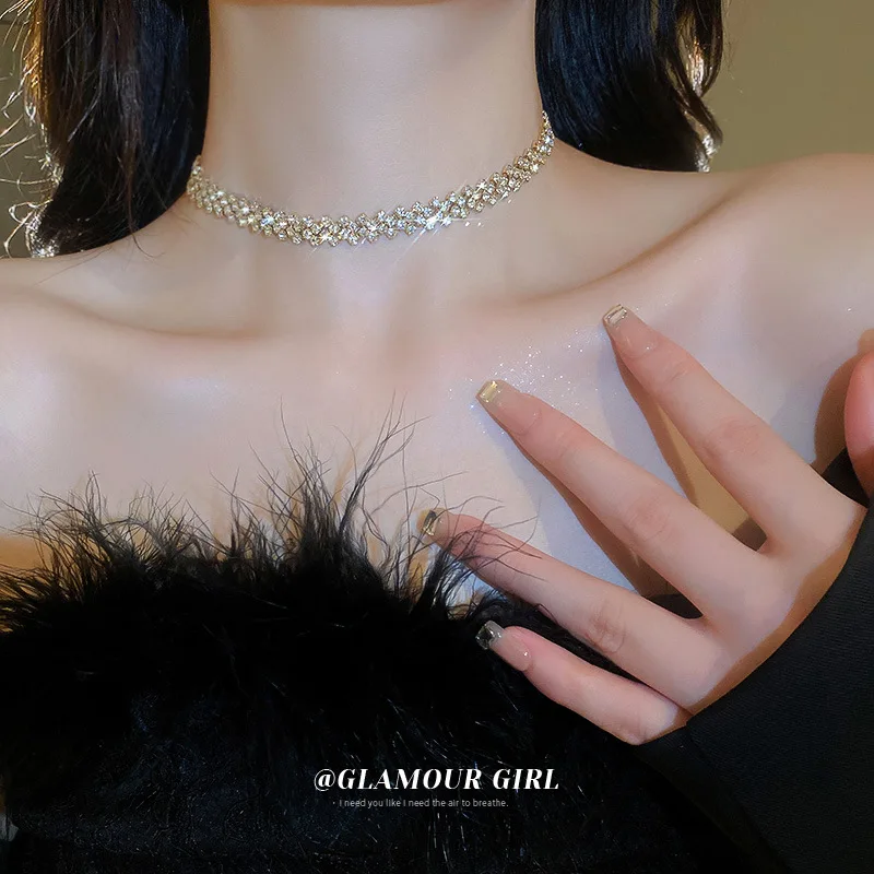 New Diamond Stitching Necklace Europe And The United States Exaggerated Design Choker Neck Chain Niche Personality Ins
New Diamond Stitching Necklace Europe And The United States Exaggerated Design Choker Neck Chain Niche Personality Ins
