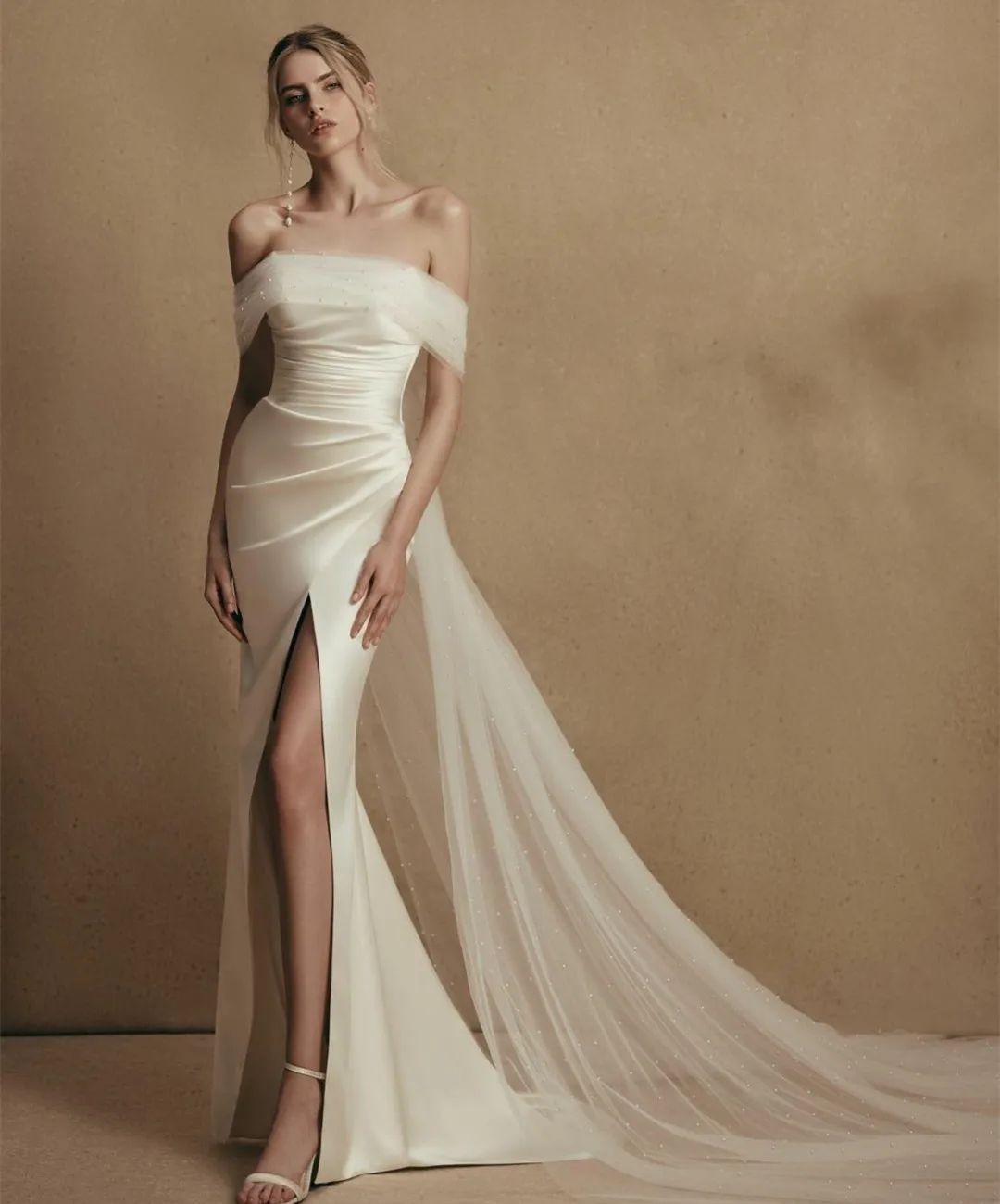 Elegant Long Off Shoulder Satin Wedding Dresses Mermaid Tulle Silt Pleated Sweep Train Bridal Gowns Women Vestidos De Noiva
Elegant Long Off Shoulder Satin Wedding Dresses Mermaid Tulle Silt Pleated Sweep Train Bridal Gowns Women Vestidos De Noiva