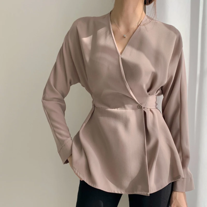 DAYIFUN Vintage Blouses Women Long Sleeve V-neck Black Shirt New Office Lady Work Wear Female Loose Shirts Tops Blusas Mujer
DAYIFUN Vintage Blouses Women Long Sleeve V-neck Black Shirt New Office Lady Work Wear Female Loose Shirts Tops Blusas Mujer