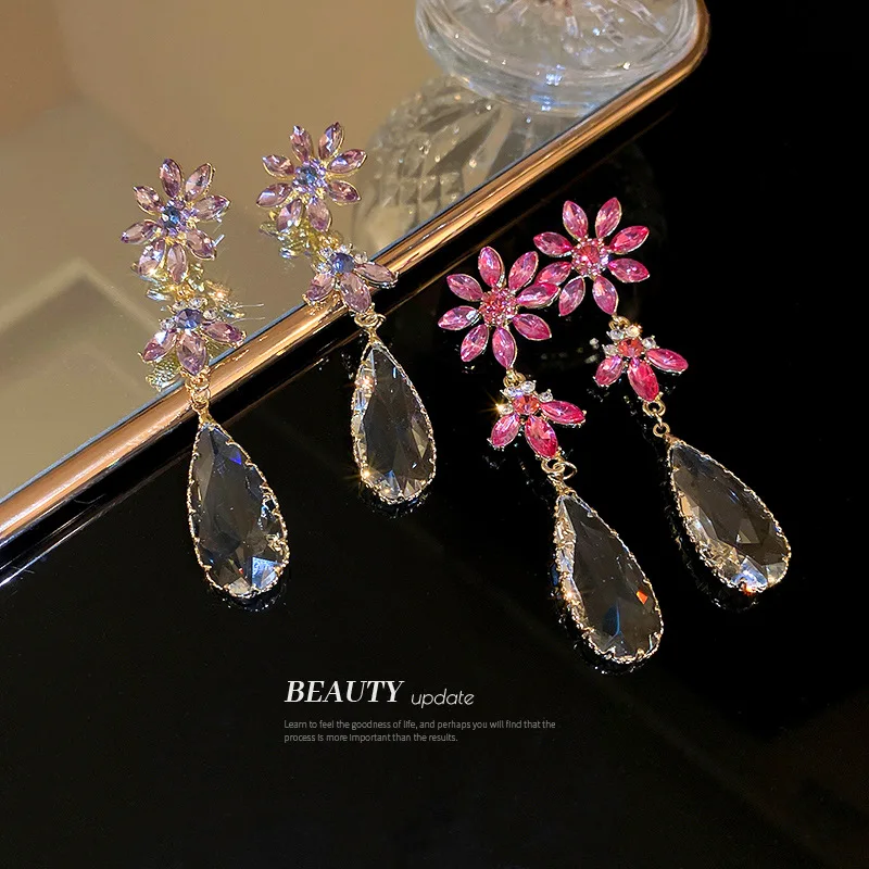 Silver Needle Diamond Flower Earrings, Exaggerated Temperament In Europe And America, Long Water Drop Design Sense
Silver Needle Diamond Flower Earrings, Exaggerated Temperament In Europe And America, Long Water Drop Design Sense