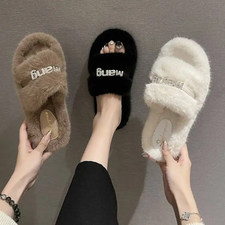 Rhinestone Plush Slippers Women's Outer Wear Autumn and Winter New All-match Thick-soled Wedge Heel Fashion Cotton Slippers
Rhinestone Plush Slippers Women's Outer Wear Autumn and Winter New All-match Thick-soled Wedge Heel Fashion Cotton Slippers